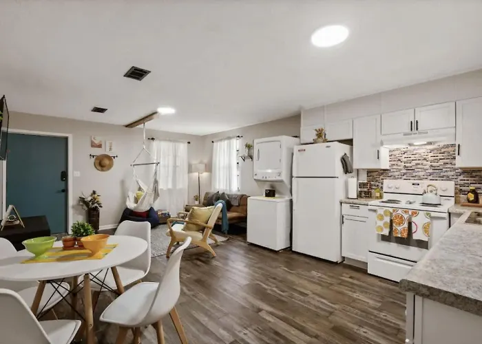 Oakside Retreat 35 Guests-6 Units Unique * Pensacola