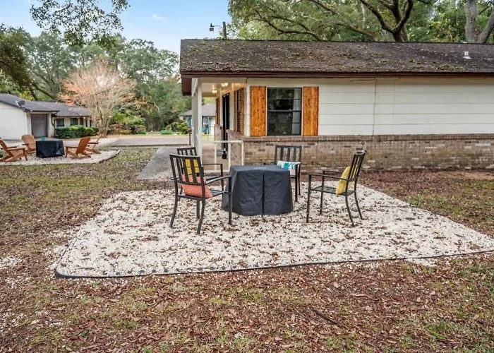 Oakside Retreat 35 Guests-6 Units Unique * Pensacola