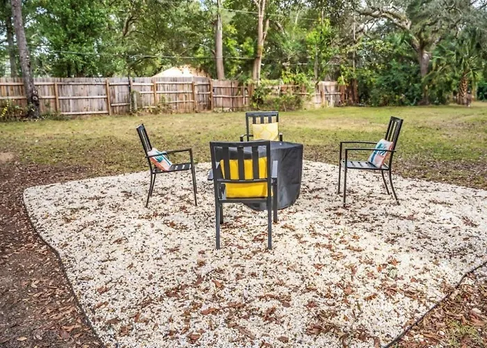 Oakside Retreat 35 Guests-6 Units Unique Holiday home *