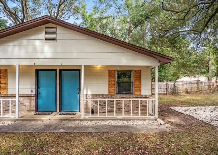 Oakside Retreat 35 Guests-6 Units Unique Holiday home Pensacola