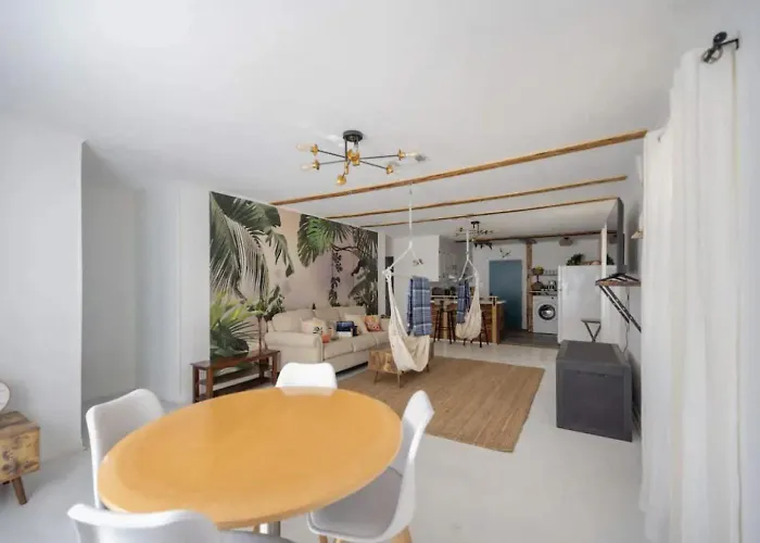 Oakside Retreat 35 Guests-6 Units Unique Holiday home *