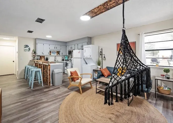 Oakside Retreat 35 Guests-6 Units Unique * Pensacola